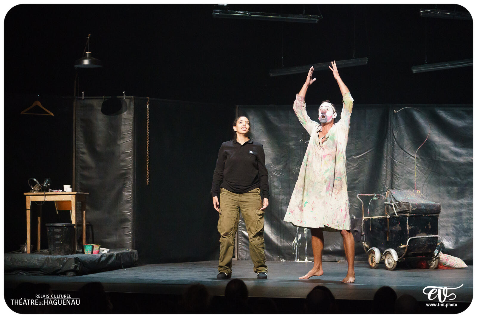 TROP PRÈS DU MUR (TYPHUS BRONX)